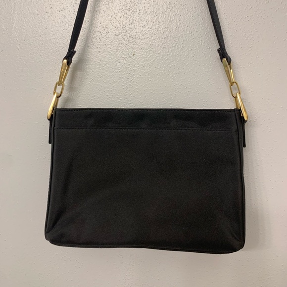 Simple Black Apostrophe Purse - Picture 4 of 9
